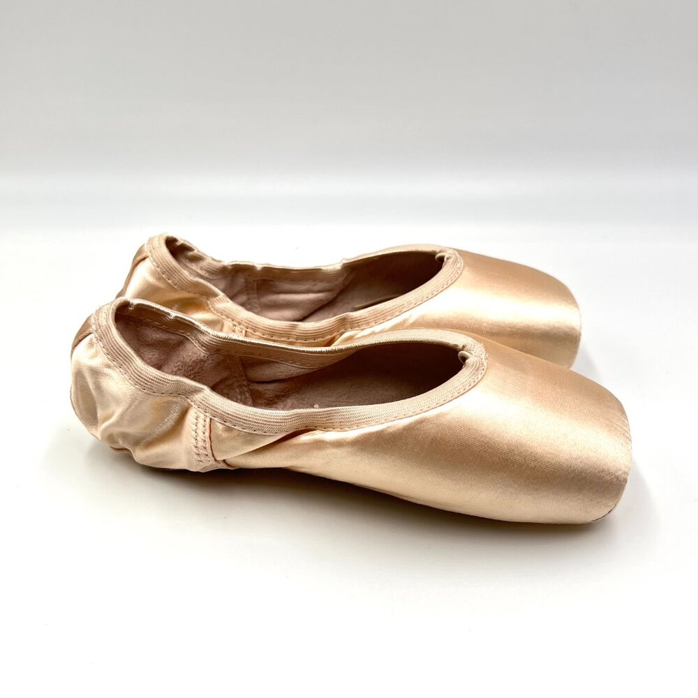 Capezio Size 4 4M Donatella 1138W #2 Petal Pink Pointe Ballet Dance Shoes